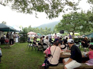 5/12に由布市の塚原高原で「塚原⾼原コモレビカフェ」が開催されます